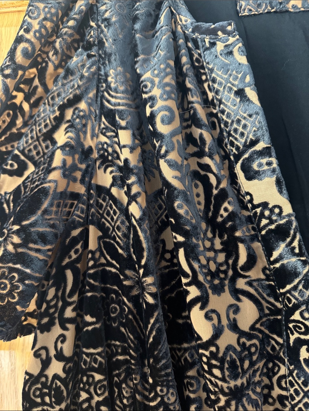 Anthropologie Somerset Maxi Velvet Edition - Picture 3 of 6